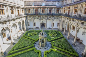 Vista Claustro Reyes Católicos