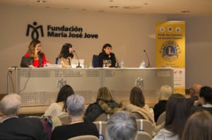 Modera: Adriana Ávila Álvarez, Decana Facultad Ciencias de la Salud Ponentes: • Montserrat López Merino, Directora de la Formación en el Modelo Casa Baubo. A&S. “Musicoterapia Científica Aplicada ©®" • Virginia Castelló Castro, Fundadora y Presidenta de la Asociación Música en Vena