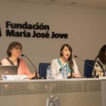 Mesa: Modera: Rebeca Ponte, Coordinadora Docente de las Jornadas Ponentes: • Nadia Collette Birnbaum, Arteterapeuta en la U. Paliativos del H. Sant Pau de Barcelona. • María Isabel García Pérez, Arte-psicoterapeuta en los servicios del CNWL y NHS (National Heatlh Service) del Hospital de Hillingdon, Reino Unido.