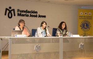 Modera: Rebeca Ponte, Coordinadora Docente de las Jornadas Ponentes: • Nadia Collette Birnbaum, Arteterapeuta en la U. Paliativos del H. Sant Pau de Barcelona. • María Isabel García Pérez, Arte-psicoterapeuta en los servicios del CNWL y NHS (National Heatlh Service) del Hospital de Hillingdon, Reino Unido.