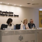 Modera: Yolanda Amor Boquete, Profesora del Hospital Materno Infantil Ponentes: • Miquel Izuel Curriá, Director del Máster en Arteterapia de la Universidad de Girona. Presidente de Grefart. • María del Río Diéguez, Coordinadora y profesora del Master en Arteterapia de la Universidad Complutense de Madrid.