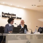 mesa con Cristina López Villar, Profesora de la Facultad de INEF en A Coruña