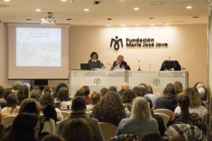 asistentes a la charla de Cristina López Villar, Profesora de la Facultad de INEF en A Coruña