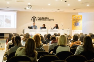 Susana Pérez Llorente, Maestra de pintura japonesa Sumi-e. Arquitecta de Interiores y Diseñadora Gráfica. • Andrea Ruano Flores, artista plástica. Premio Fundación Villalar por sus “Cuadernos Negros”.
