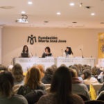 María Gorety Pazos González. Médico de Familia. Experta en Cuidados continuos y Paliativos. Servicio de Oncología Médica del Hospital de A Coruña • Adriana Ávila Álvarez, Profesora Investigadora de la UDC, Coordinadora del Proyecto “Los perros de terapia como facilitadores terapéuticos”