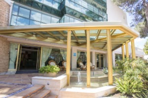 Entrada Hotel S'Argamassa