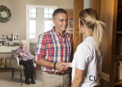 Recibiendo a la profesional de Cuiper