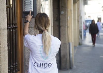 Cuidadora de Cuiper llegando al domicilio