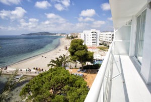 Balcón en hotel Sirenis