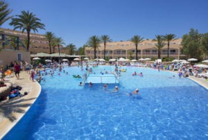 Sirenis piscina Seaview Country Club