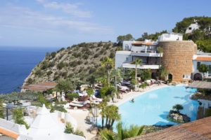 Vista Piscina y Hacienda Na Xamena